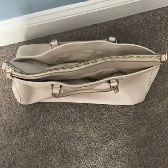 Cream Coach Handheld Bag - Picture 2 of 12